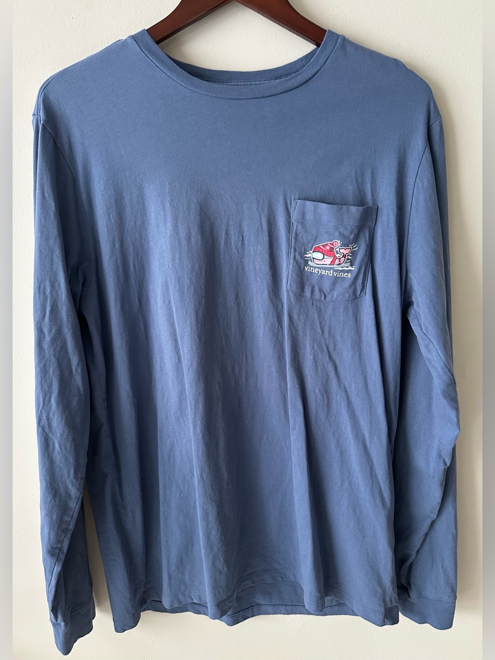 Vineyard Vines women’s medium pocket tee shirt 100% cotton blue